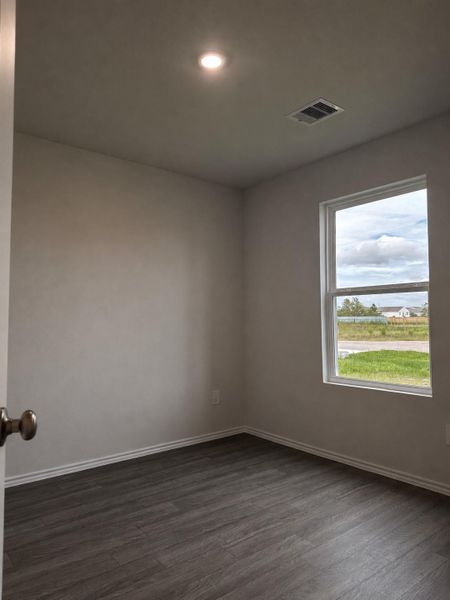 Spacious, unfurnished interior of a new home in Santa Fe, Cleveland (Image 14). Spacious, unfurnished interior of a new home in Santa Fe, Cleveland (Image 14).