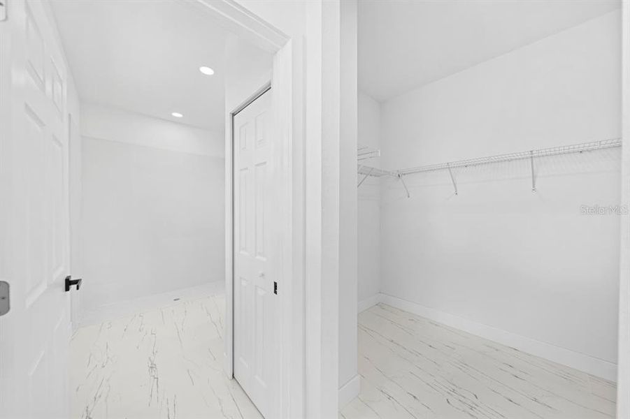 Spacious, unfurnished interior of a new home in , Lehigh Acres (Image 22).