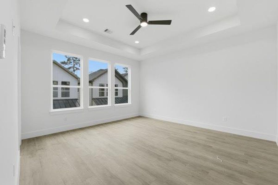 Spacious, unfurnished interior of a new home in , Houston (Image 15).