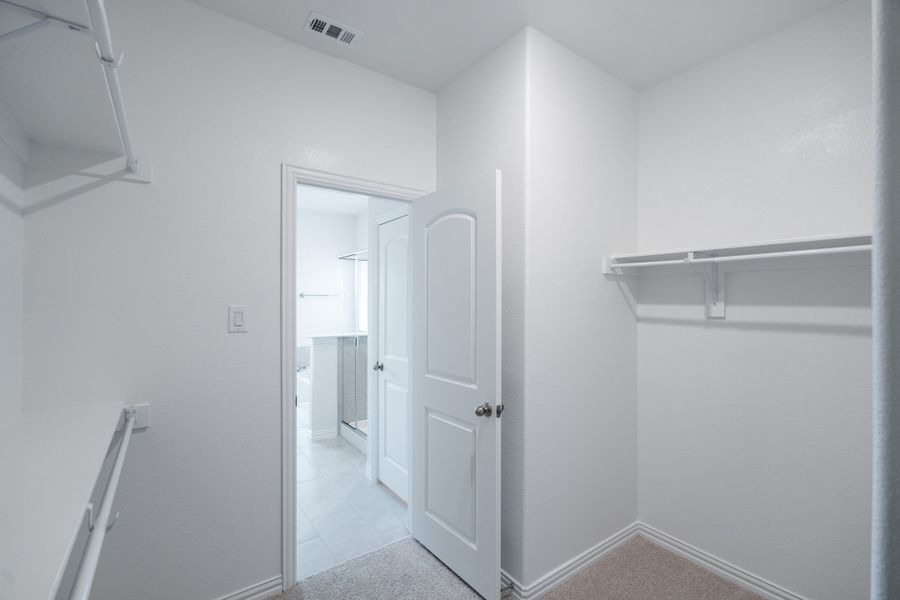 Spacious, unfurnished interior of a new home in Stark Farms, Denton (Image 25). Spacious, unfurnished interior of a new home in Stark Farms, Denton (Image 25).