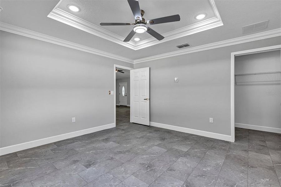 Spacious, unfurnished interior of a new home in , Belleview (Image 27).