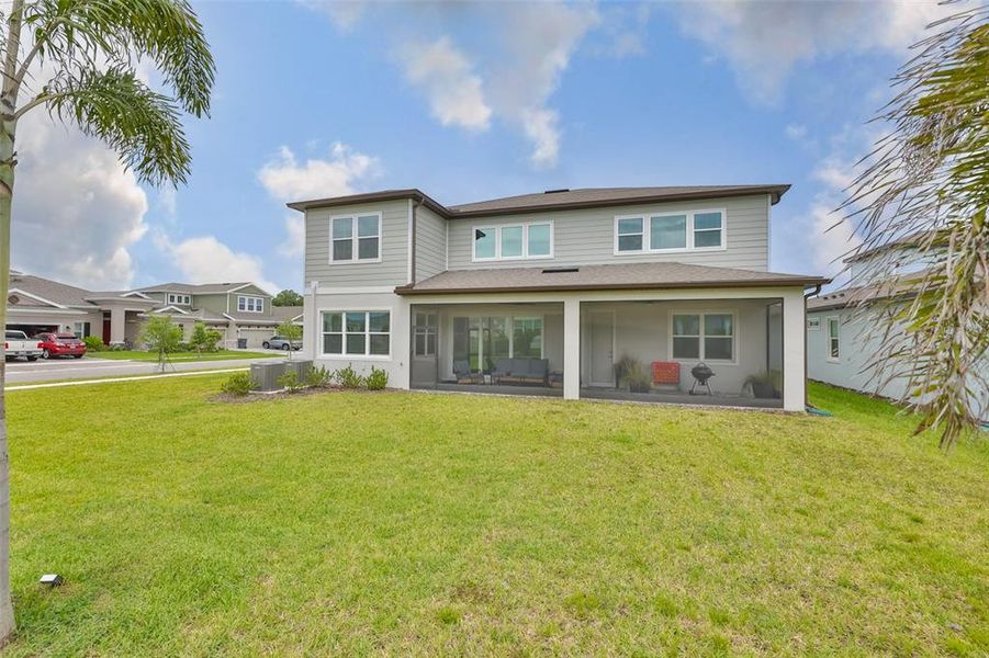 Exterior details and patio area of a home in , Apollo Beach (Image 33).