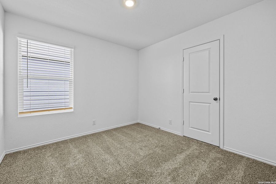 Spacious, unfurnished interior of a new home in Avenida, Converse (Image 11).