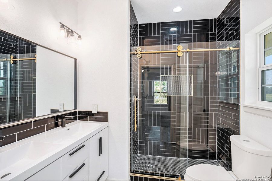 Image 28 of a home in .