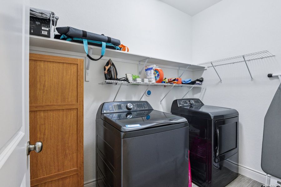 Close-up of interior finishes inside a home in Davis Ranch, San Antonio (Image 20).