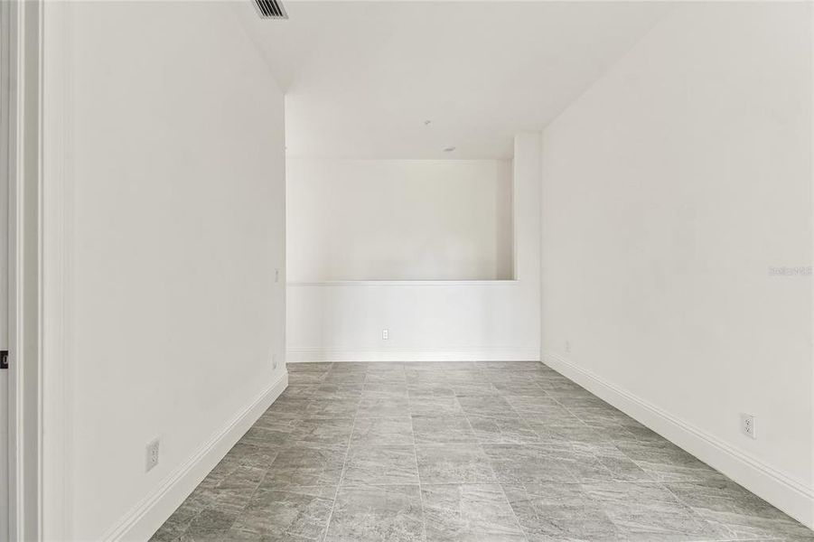 Spacious, unfurnished interior of a new home in , Lakewood Ranch (Image 37).