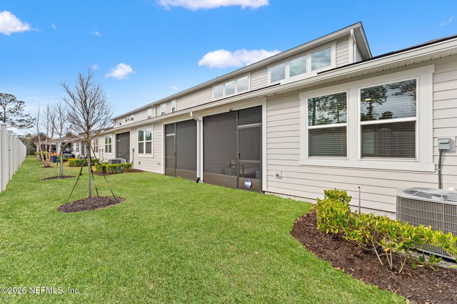 Exterior details and patio area of a home in Pablo Cove, Jacksonville (Image 25).