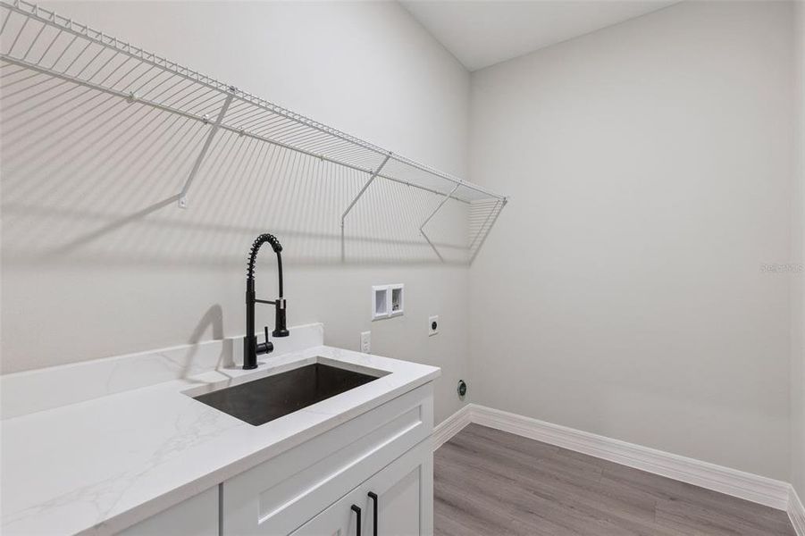 Close-up of interior finishes inside a home in , Eustis (Image 12). Close-up of interior finishes inside a home in , Eustis (Image 12).