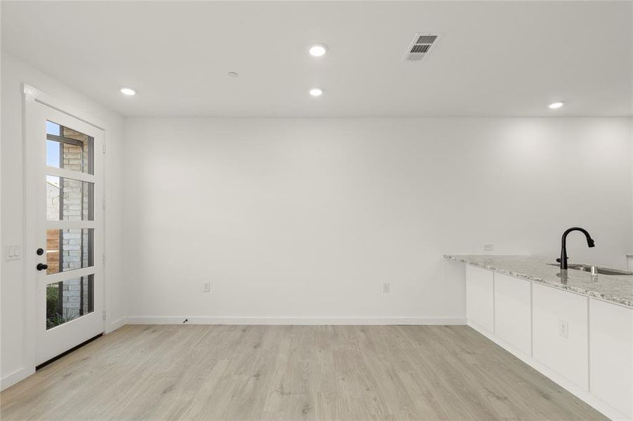 Spacious, unfurnished interior of a new home in , Melissa (Image 21).