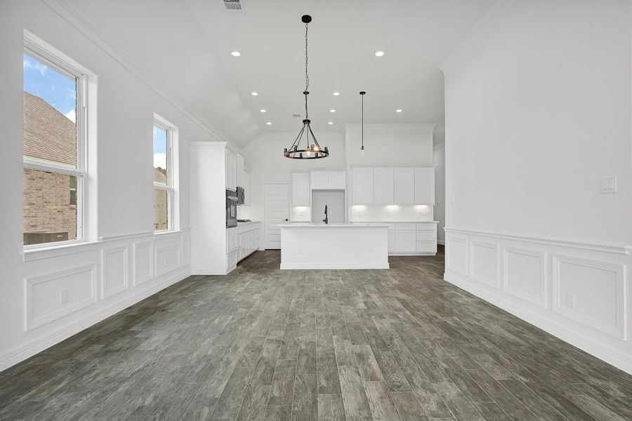 Spacious, unfurnished interior of a new home in , Anahuac (Image 20).