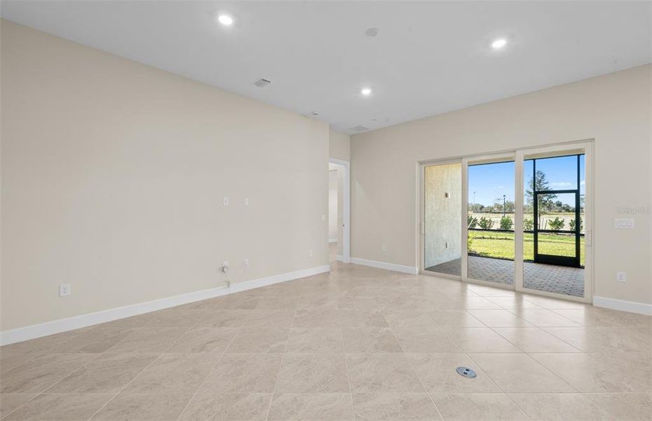 Spacious, unfurnished interior of a new home in SeaFlower, Bradenton (Image 27).