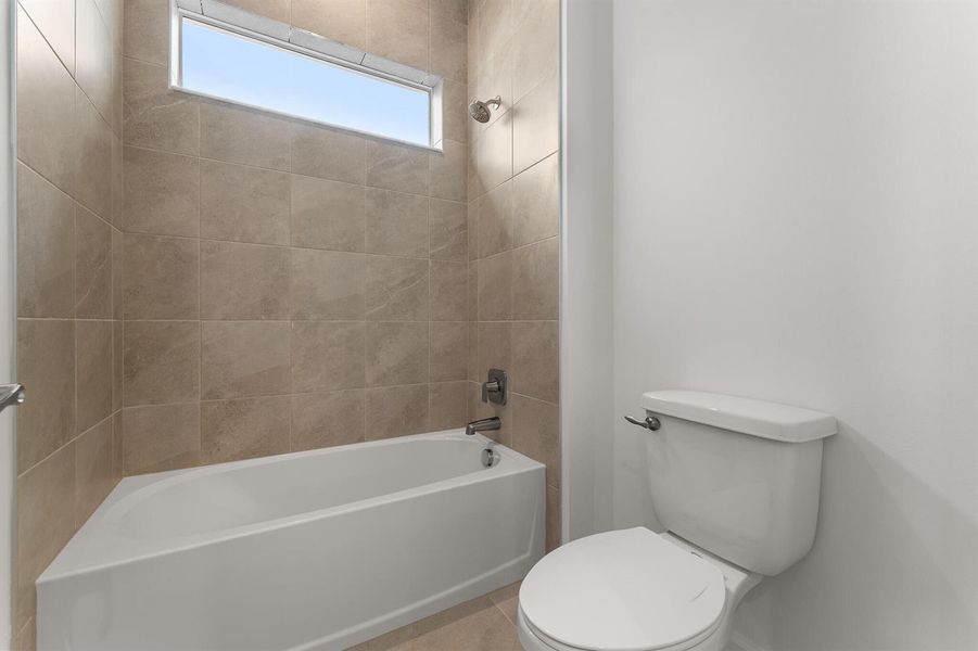 US_SEF_ENCORE_LOT 302_BATH 3