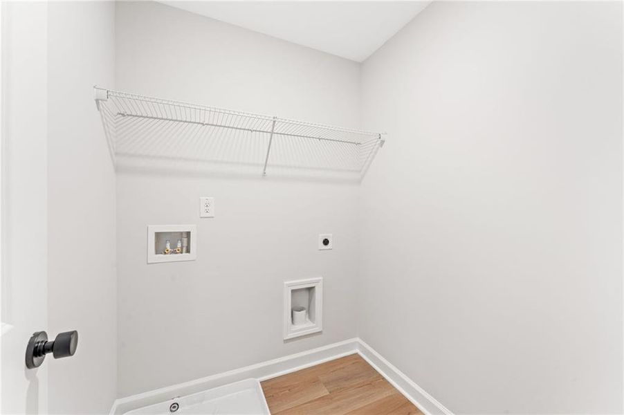 Spacious, unfurnished interior of a new home in Cherokee Township, Acworth (Image 22).