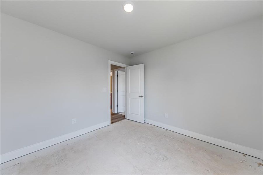 Spacious, unfurnished interior of a new home in , Homer (Image 17).