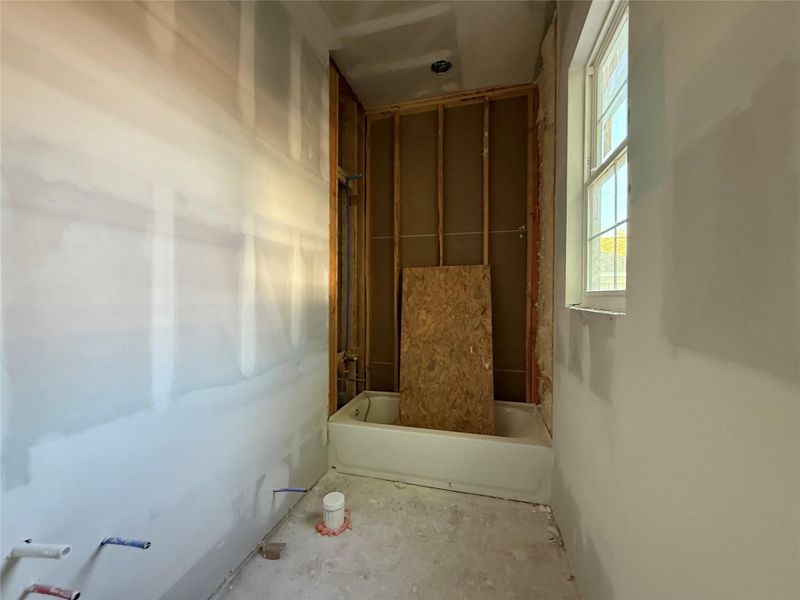 Guest bathroom 3.