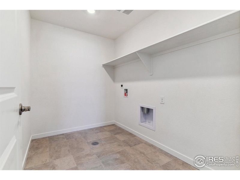Spacious, unfurnished interior of a new home in Vista Meadows, Fort Lupton (Image 28). Spacious, unfurnished interior of a new home in Vista Meadows, Fort Lupton (Image 28).