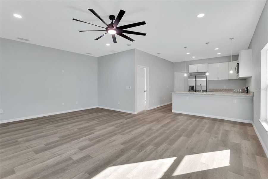 Spacious, unfurnished interior of a new home in , Deland (Image 13).