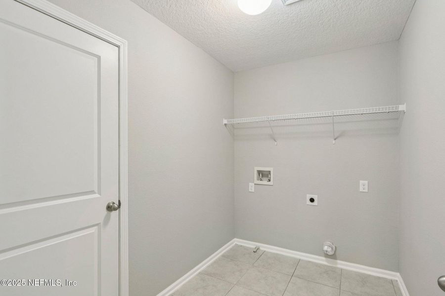 Spacious, unfurnished interior of a new home in , Jacksonville (Image 23).