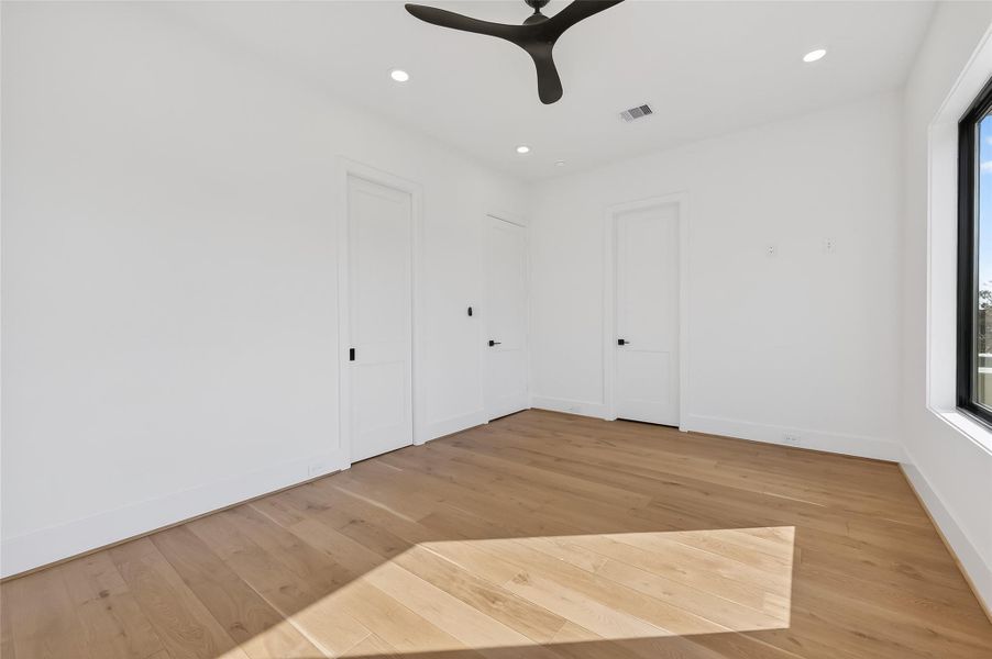 Spacious, unfurnished interior of a new home in , Houston (Image 43).