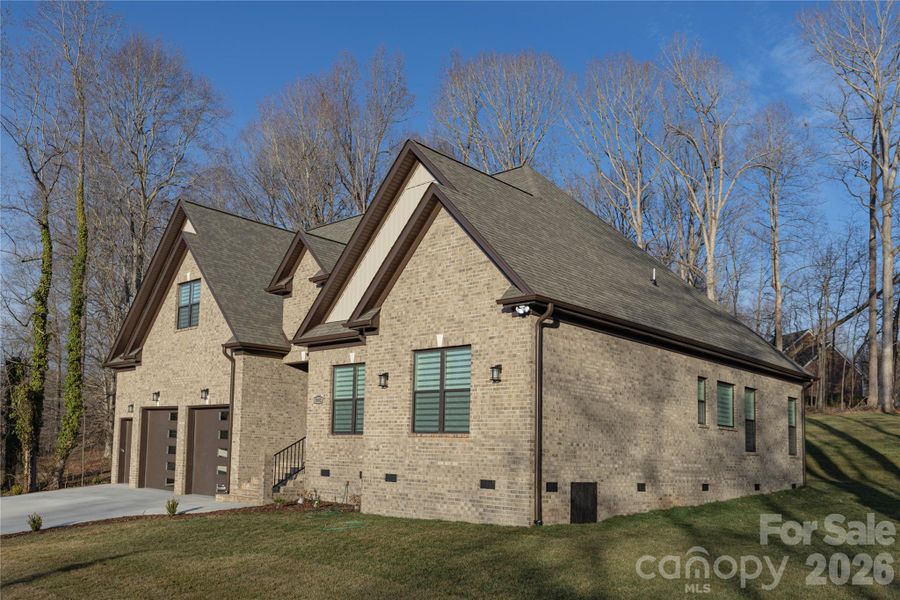 Exterior details and patio area of a home in , Conover (Image 19).