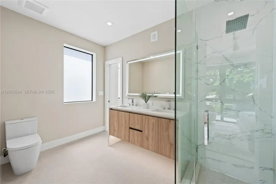 Furnished interior view inside a new home in , Fort Lauderdale (Image 44).