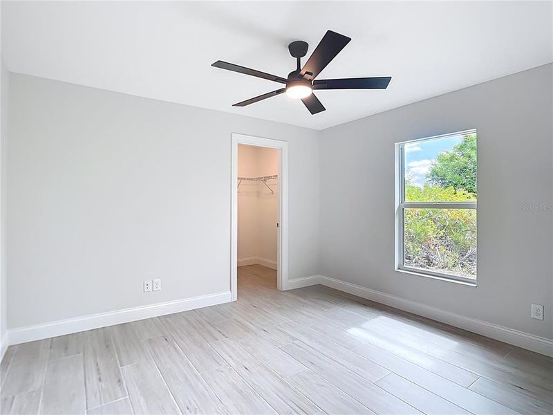 Spacious, unfurnished interior of a new home in , Port Charlotte (Image 14).