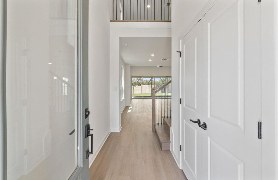 Spacious, unfurnished interior of a new home in Wolf Ranch, Georgetown (Image 11).