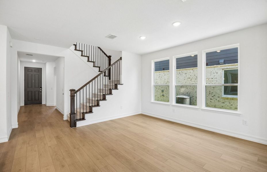 Spacious, unfurnished interior of a new home in Highland Lakes, McKinney (Image 26).