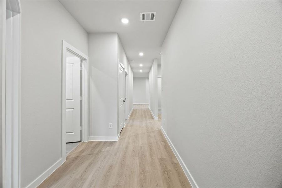 Spacious, unfurnished interior of a new home in Ambergrove, Royse City (Image 8). Spacious, unfurnished interior of a new home in Ambergrove, Royse City (Image 8).