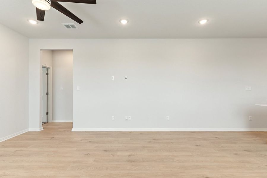 011_lb105634_61 011_lb105634_61