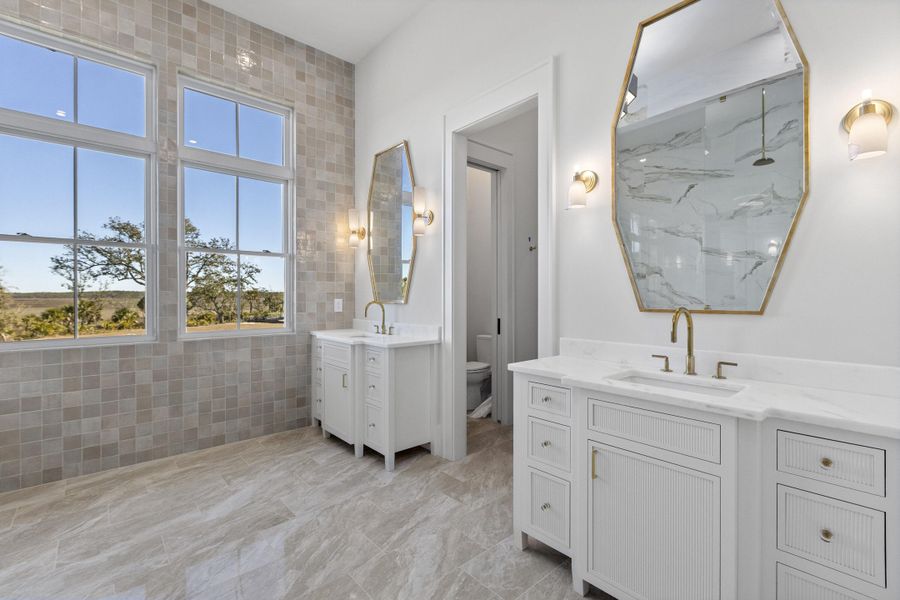 Furnished interior view inside a new home in , Charleston (Image 41).