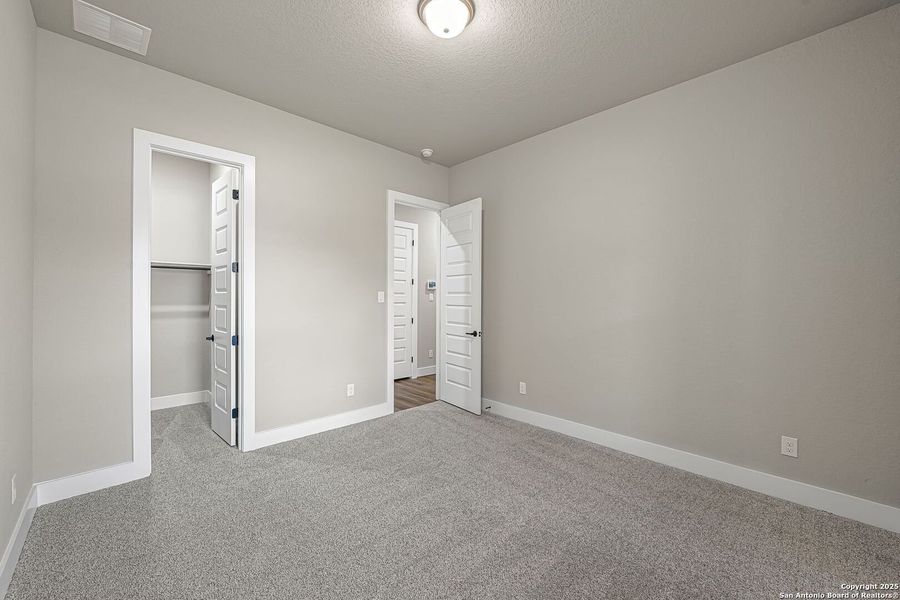 Spacious, unfurnished interior of a new home in Arbors at Fair Oaks, Fair Oaks Ranch (Image 20). Spacious, unfurnished interior of a new home in Arbors at Fair Oaks, Fair Oaks Ranch (Image 20).