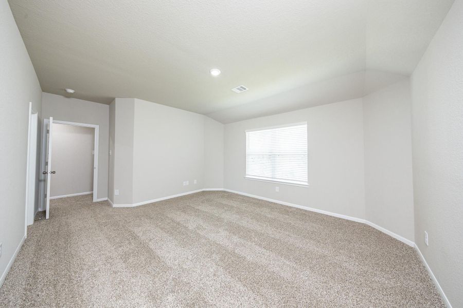 Spacious, unfurnished interior of a new home in Mackenzie Creek, Conroe (Image 10). Spacious, unfurnished interior of a new home in Mackenzie Creek, Conroe (Image 10).