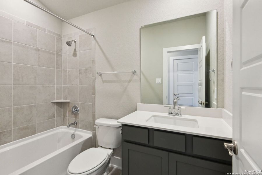 Furnished interior view inside a new home in Carmel Ranch, Schertz (Image 16). Furnished interior view inside a new home in Carmel Ranch, Schertz (Image 16).