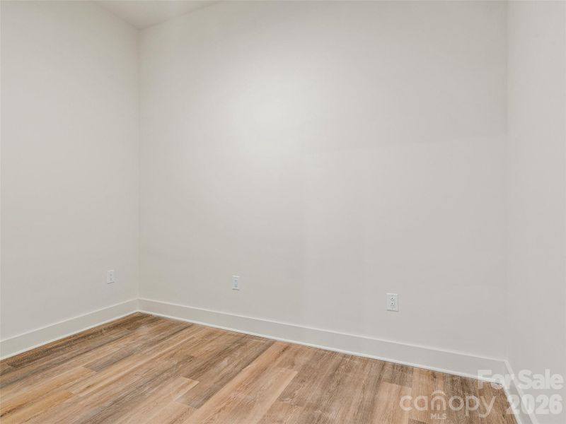 Spacious, unfurnished interior of a new home in , Asheville (Image 30).