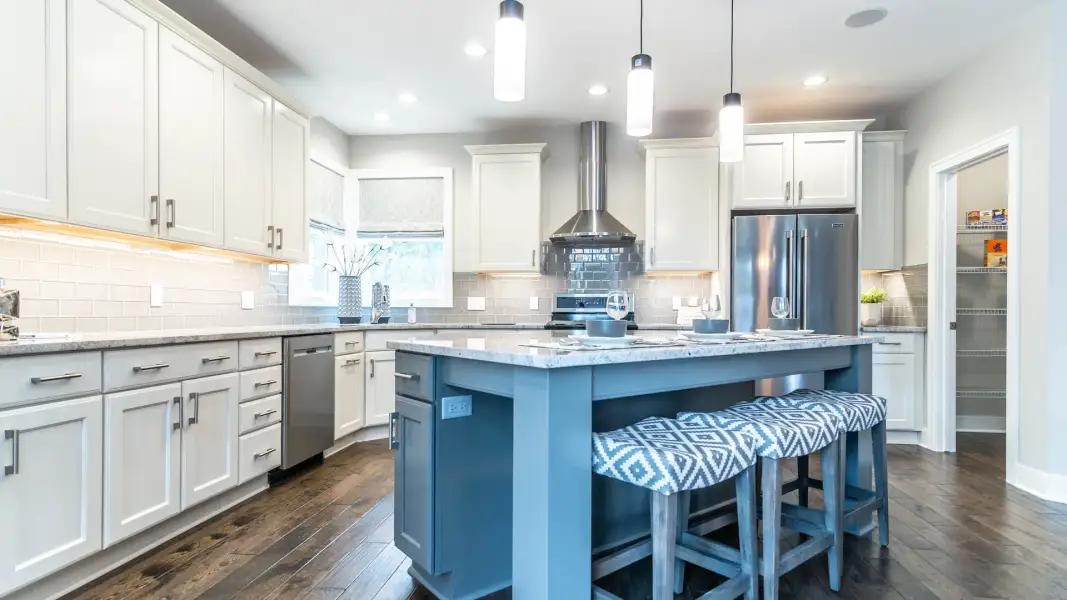 Representative furnished interior of a home built from the The Yorkshire by Norfolk Homes in Offsite Builds Southern Michigan, Ann Arbor (Image 17).