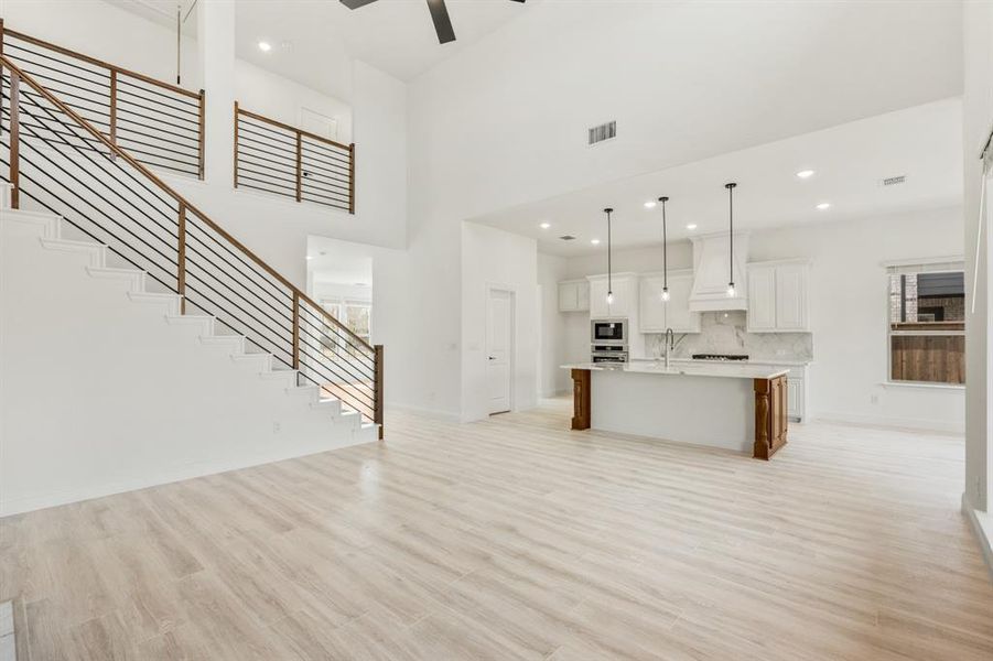 Spacious, unfurnished interior of a new home in Terracina, Rockwall (Image 25). Spacious, unfurnished interior of a new home in Terracina, Rockwall (Image 25).