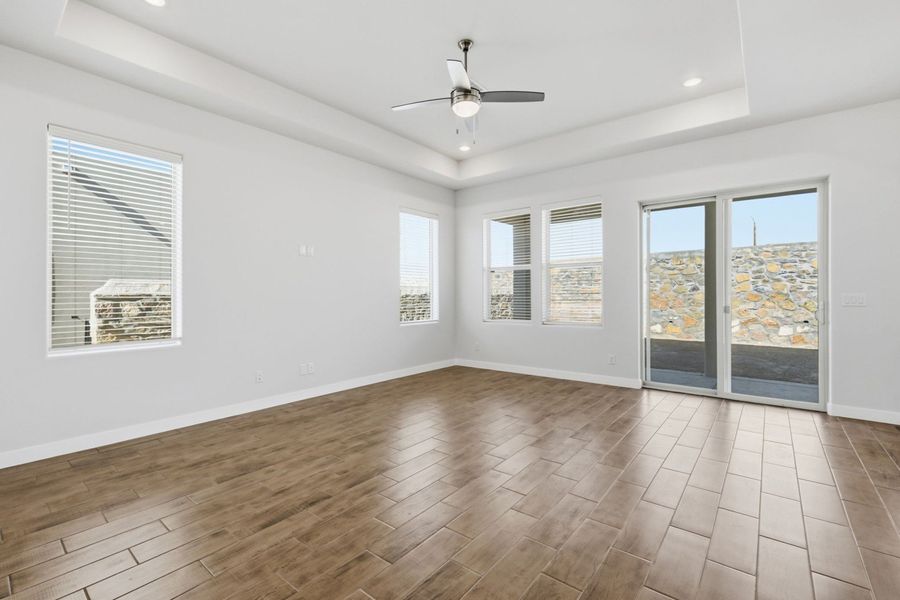Spacious, unfurnished interior of a new home in Emerald Estates, El Paso (Image 18).