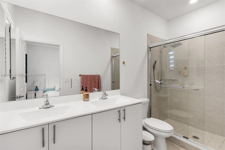 Furnished interior view inside a new home in , Homestead (Image 12).