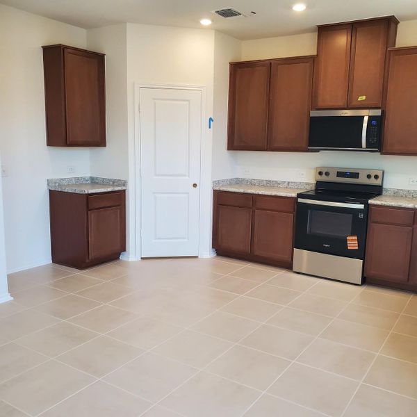 Furnished interior view inside a new home in Sonterra - Cool Water, Jarrell (Image 15). Furnished interior view inside a new home in Sonterra - Cool Water, Jarrell (Image 15).