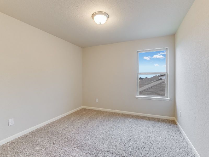 Spacious, unfurnished interior of a new home in Remington Ranch, San Antonio (Image 16).