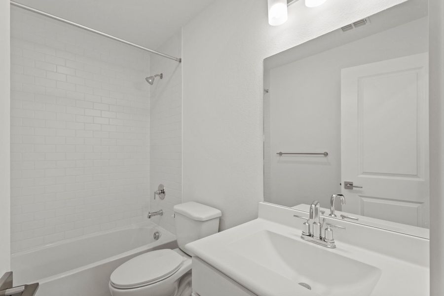 Hall bath (*Photo not of actual home and used for illustration purposes only.)