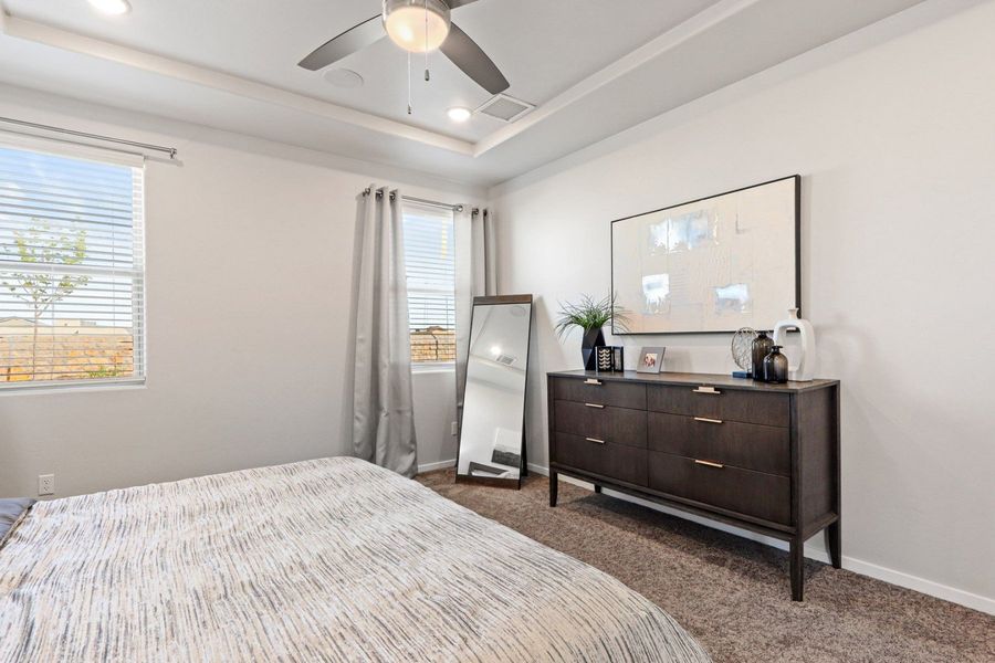 Representative furnished interior of a home built from the Shalem by Hakes Brothers in Hillside Park, El Paso (Image 20).