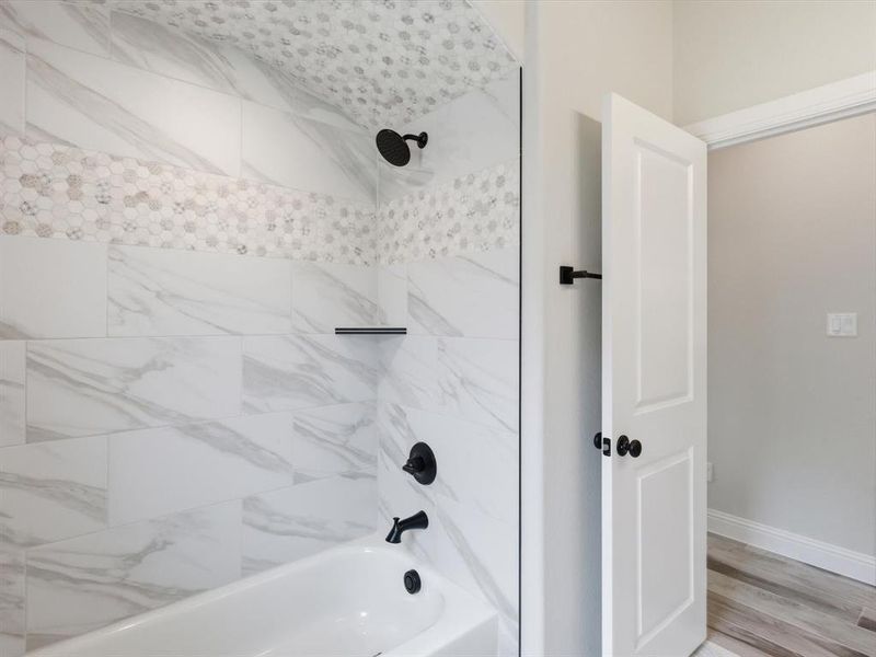 Close-up of interior finishes inside a home in , Granbury (Image 18).