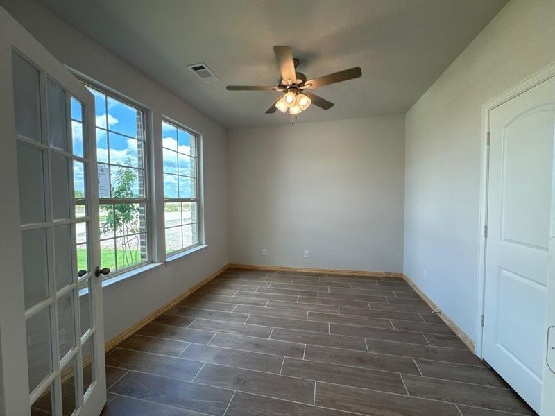 Spacious, unfurnished interior of a new home in Cedar Ridge Estates, Anna (Image 11).