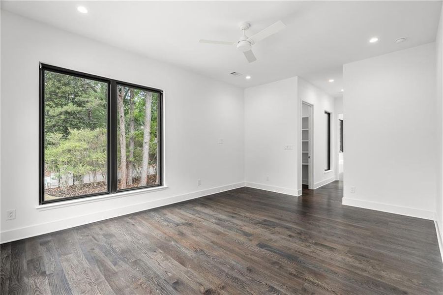 Spacious, unfurnished interior of a new home in , Atlanta (Image 19).
