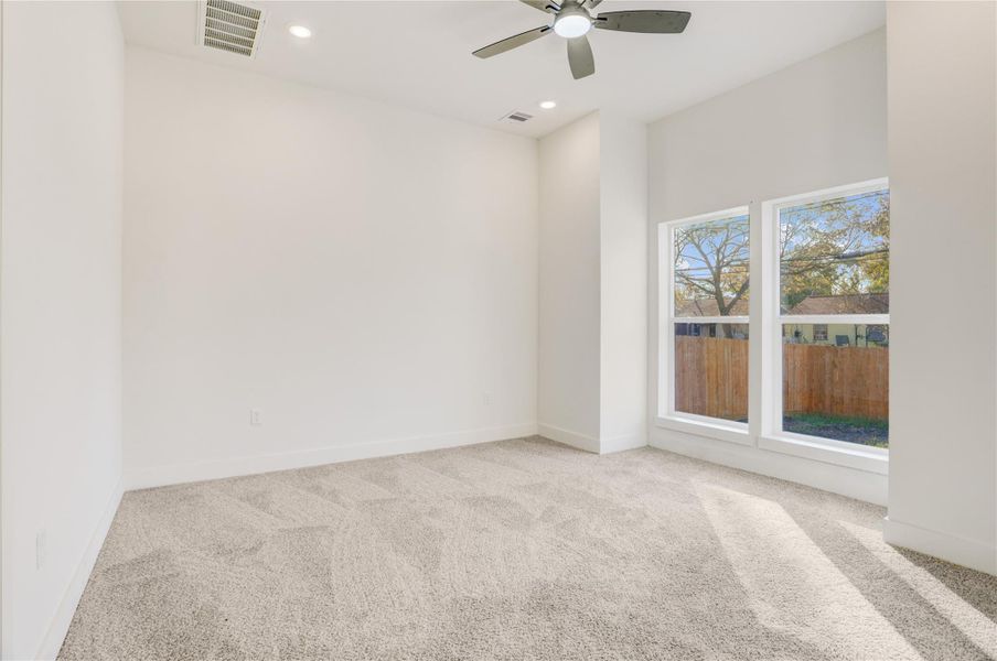 Spacious, unfurnished interior of a new home in , Houston (Image 20).