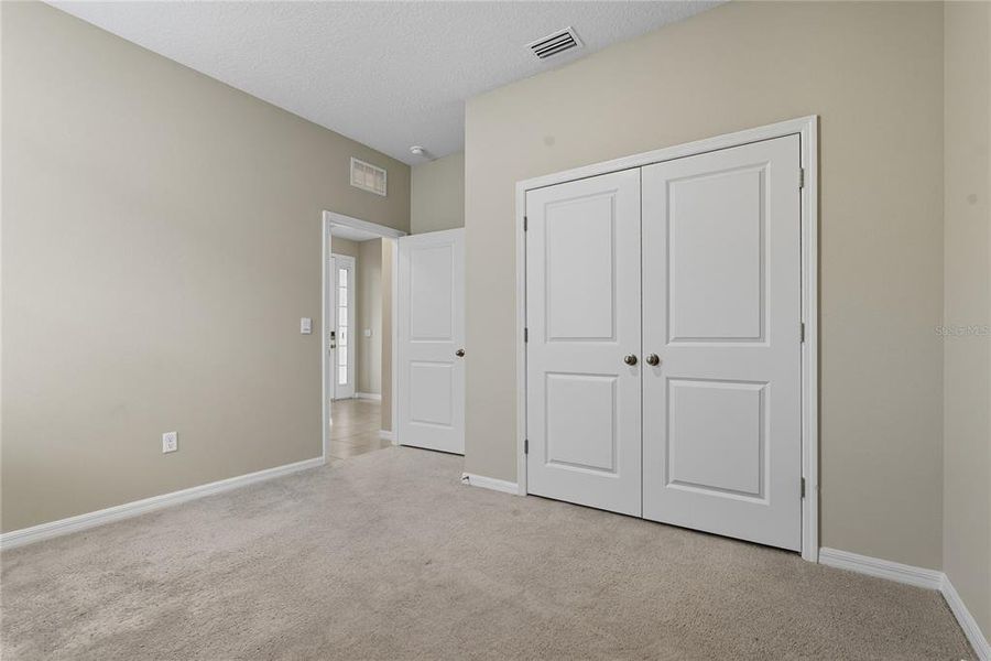 Spacious, unfurnished interior of a new home in , Dade City (Image 15).