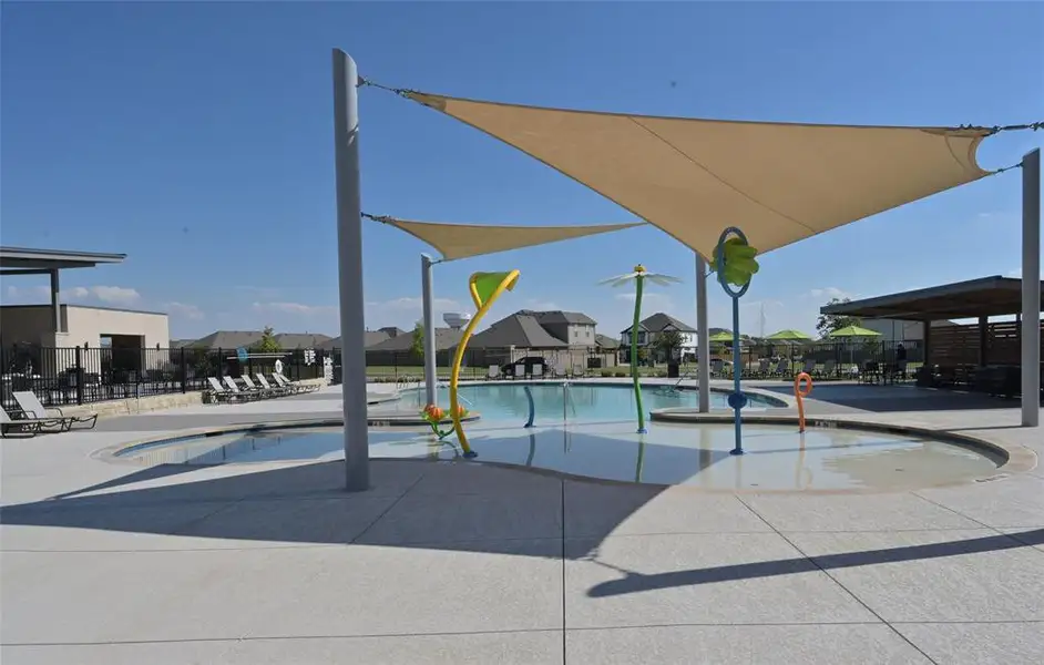 Community amenities in Eagle Creek, Denton (Image 29).