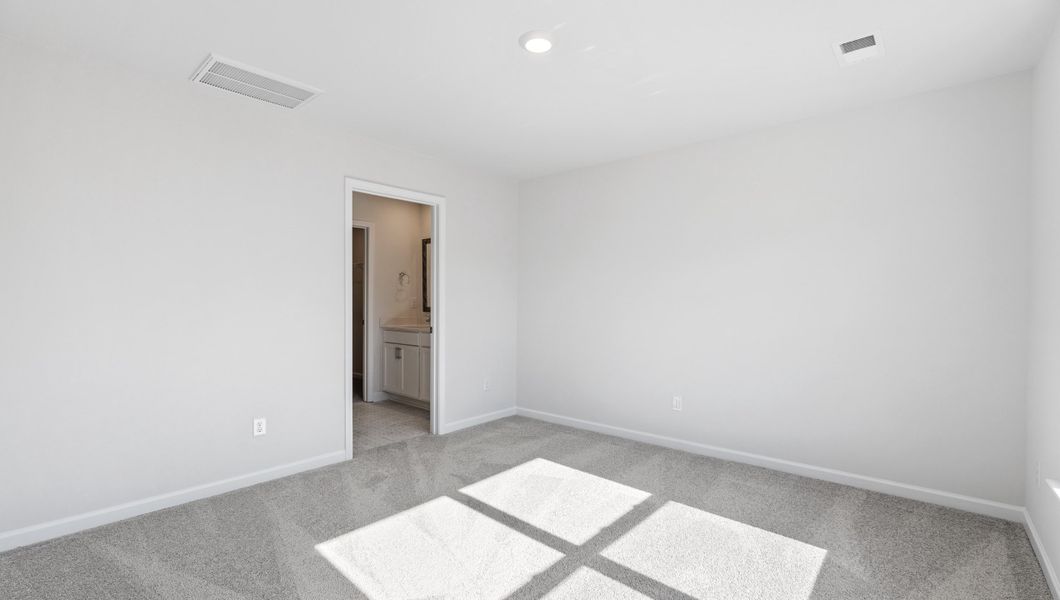 Spacious, unfurnished interior of a new home in Treemont Commons, Wellford (Image 14).